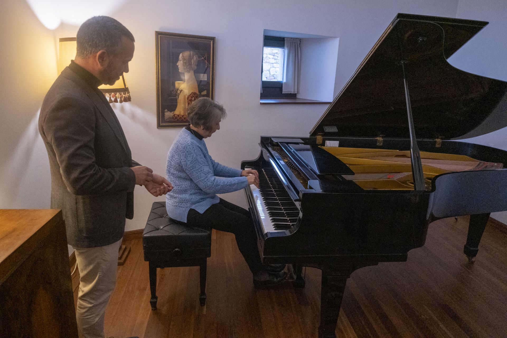 Imhof conversa con América Fernández Sagol, que ofreció un recital en la escuela la pasada semana