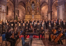 La Coral de Torrelavega, en una actuación en la iglesia de La Asunción.