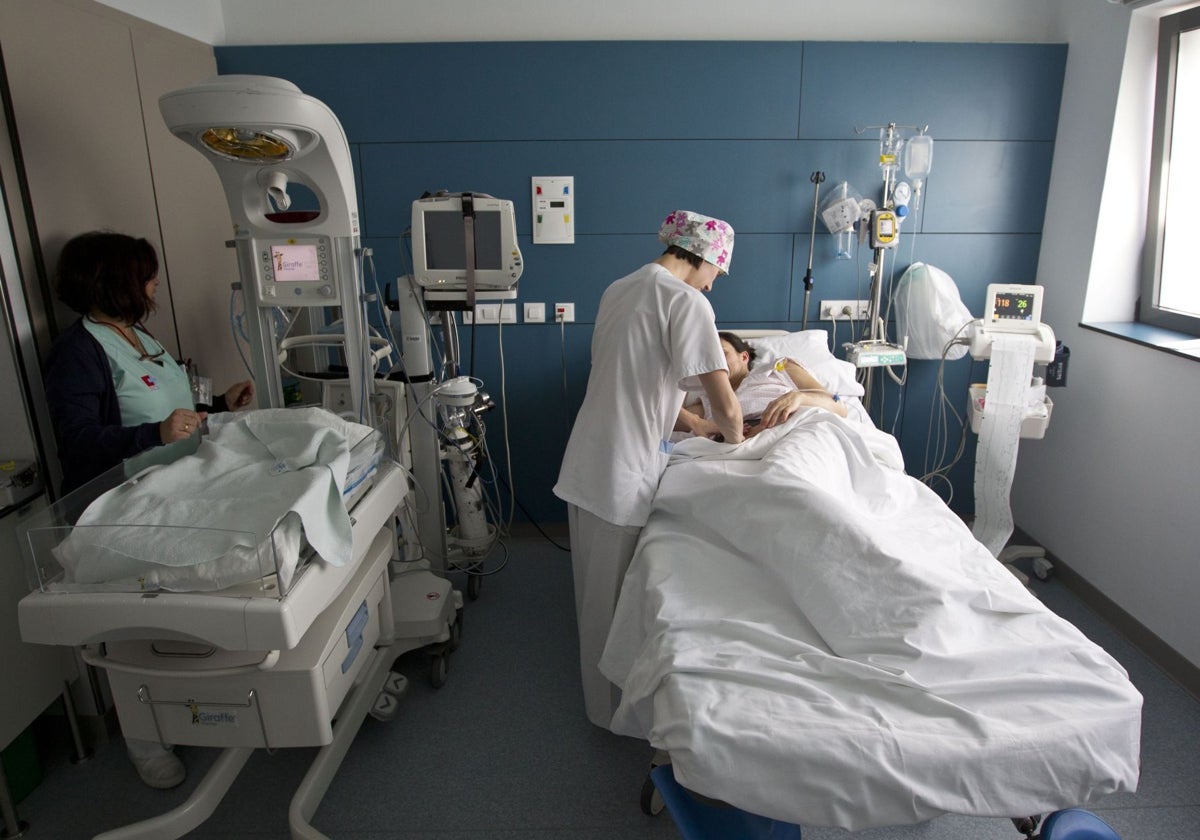 Una de las habitaciones del área de Obstetricia de Valdecilla.