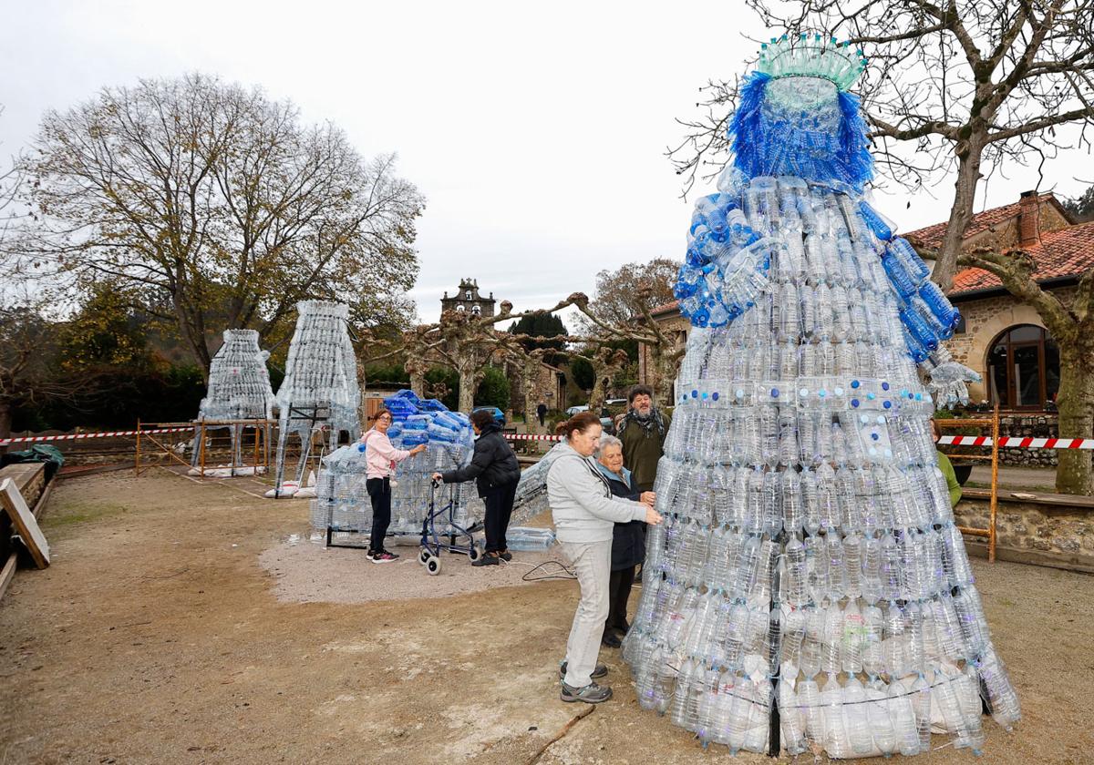 Barcenaciones enciende su Navidad reciclada