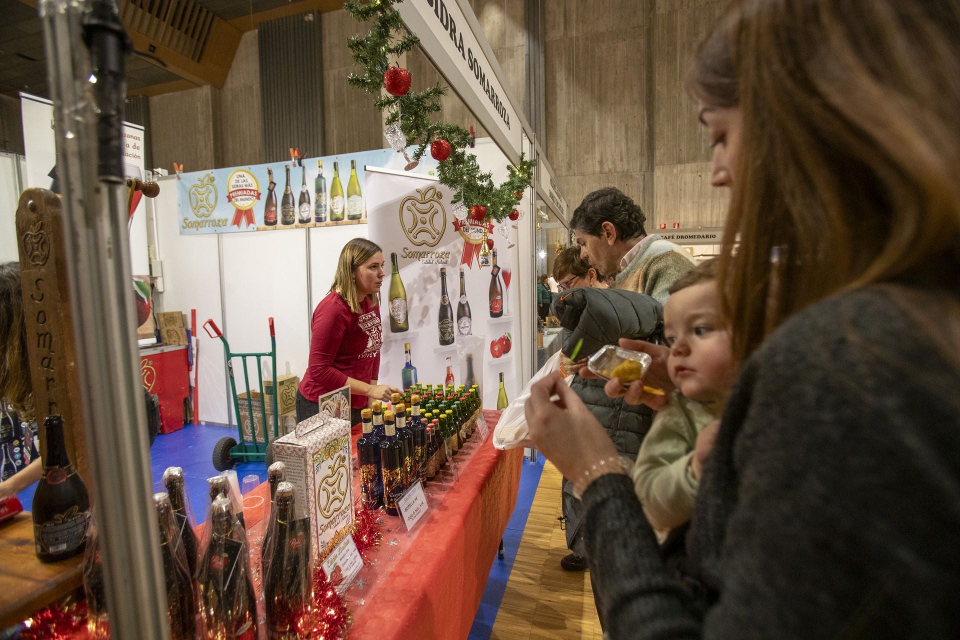 Degustación de productos en el stand de Somorroza. 