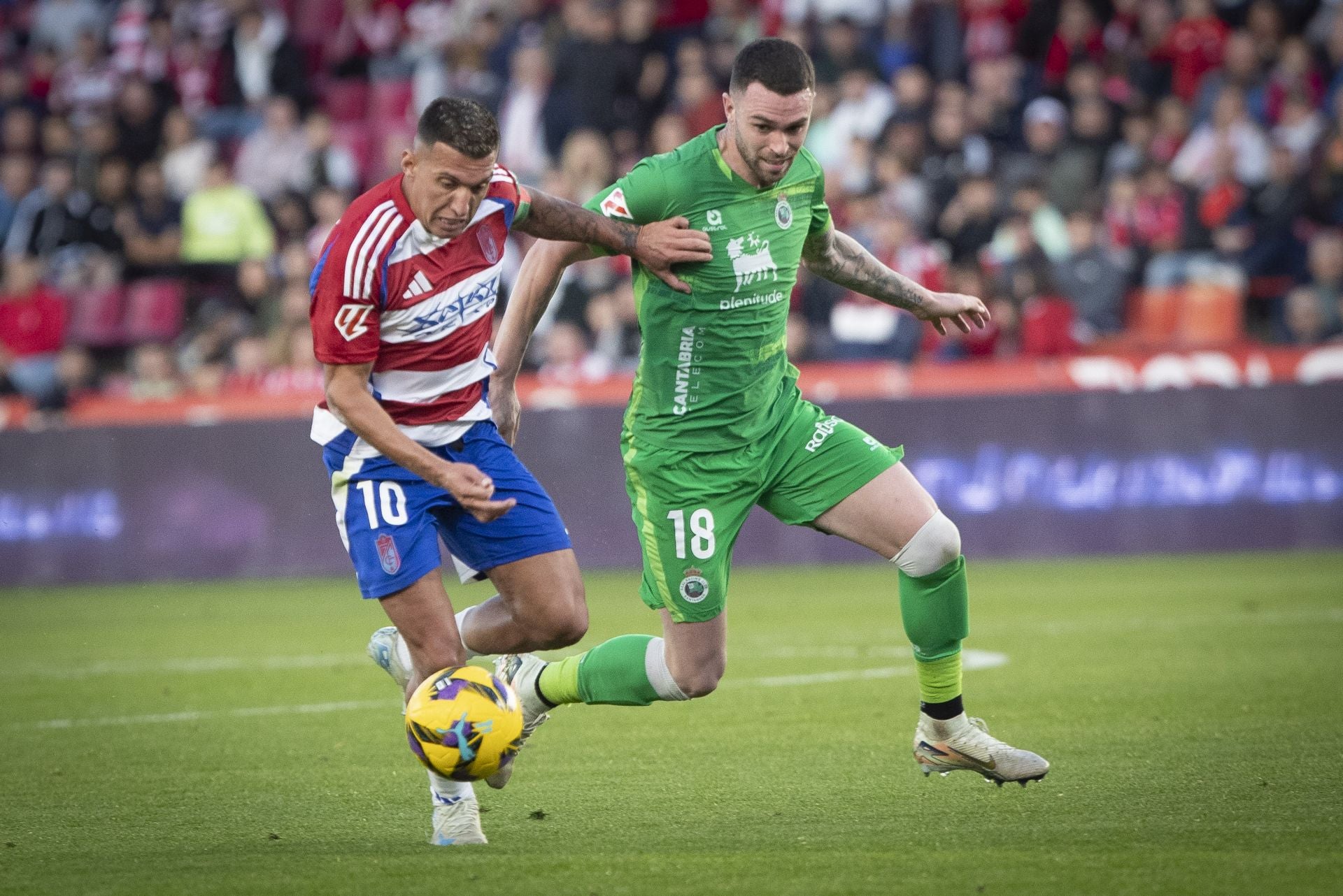 Manu Hernando persigue a Uzuni. 