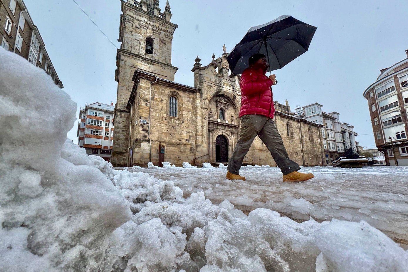 Pueblos &#039;de Navidad&#039; bajo la nieve en Cantabria