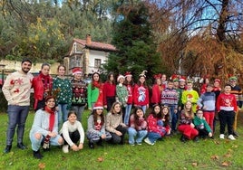 Los miembros del Coro Halane Junior, junto a su director, César Marañón, participarán en estos conciertos.