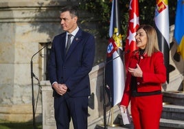 Pedro Sánchez, con la presidenta de Cantabria.