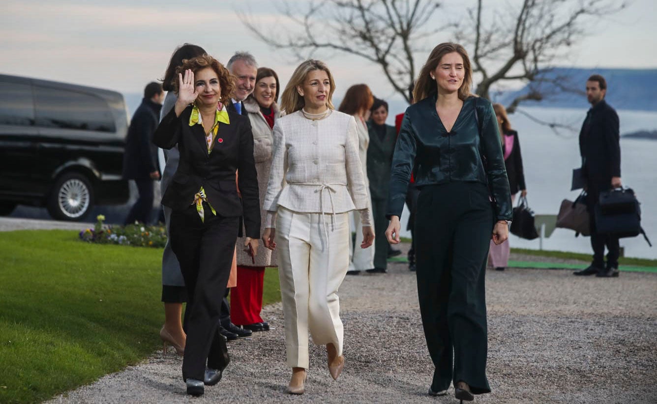 Tres vicepresidentas del Gobierno: María Jesús Montero, ministra de Hacienda, Yolanda Díaz, ministra de Trabajo y Sara Aagesen, ministra para la Transición Ecológica 