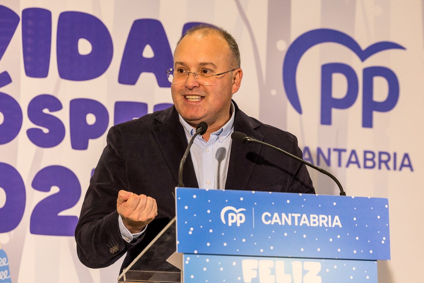 Miguel Tellado, portavoz del Grupo Parlamentario Popular en el Congreso de los Diputados, durante su intervención en el almuerzo.