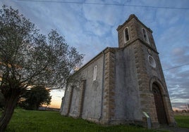 Ermita de San Pedro enOreña que fue cedida por la familia de José Antonio de la Guerra y donde se emplazaría el futuro museo.