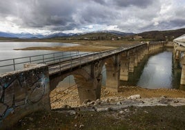 Imagen del pantano del Ebro, el pasado mes de enero.