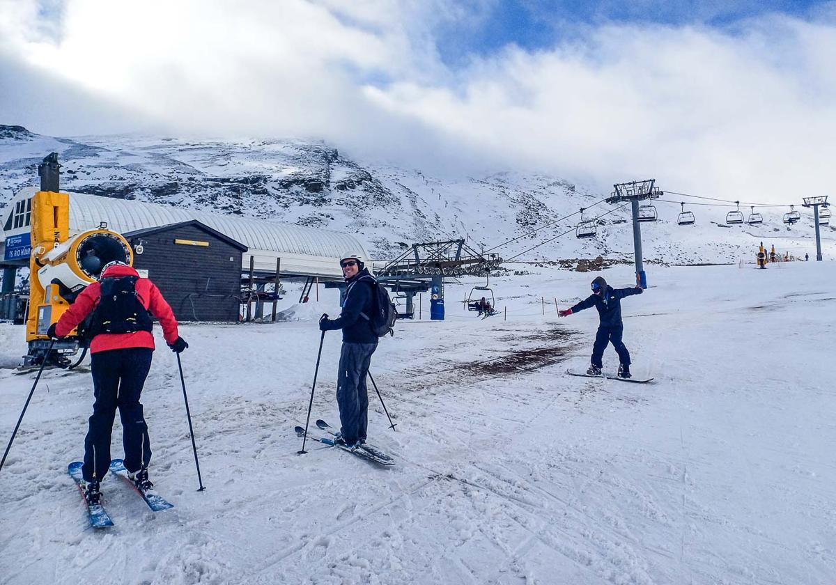 Esquiadores, esta mañana, en Alto Campoo.