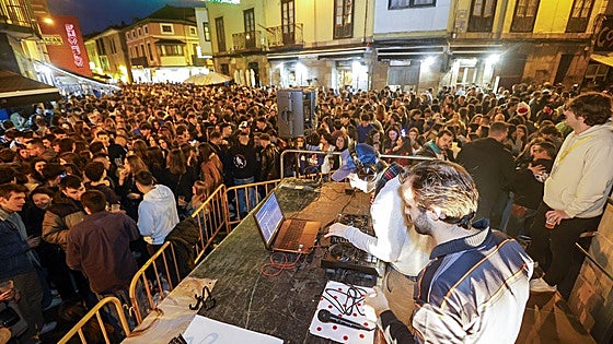 Torrelavega se llena de fiesta en Navidad
