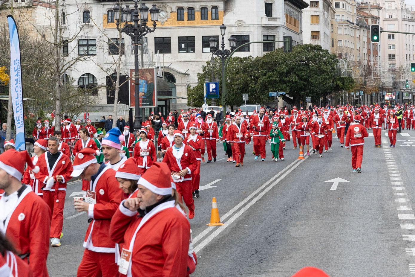 Búscate en la carrera de Papá Noel de Santander