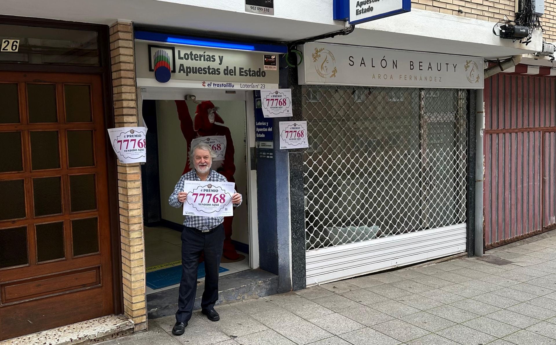 En la calle Fernando de los Ríos se ha vendido parte del 77768, agraciados con el cuarto premio