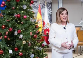 La presidenta de Cantabria, durante su mensaje navideño desde la sede del Gobierno, en Peña Herbosa.