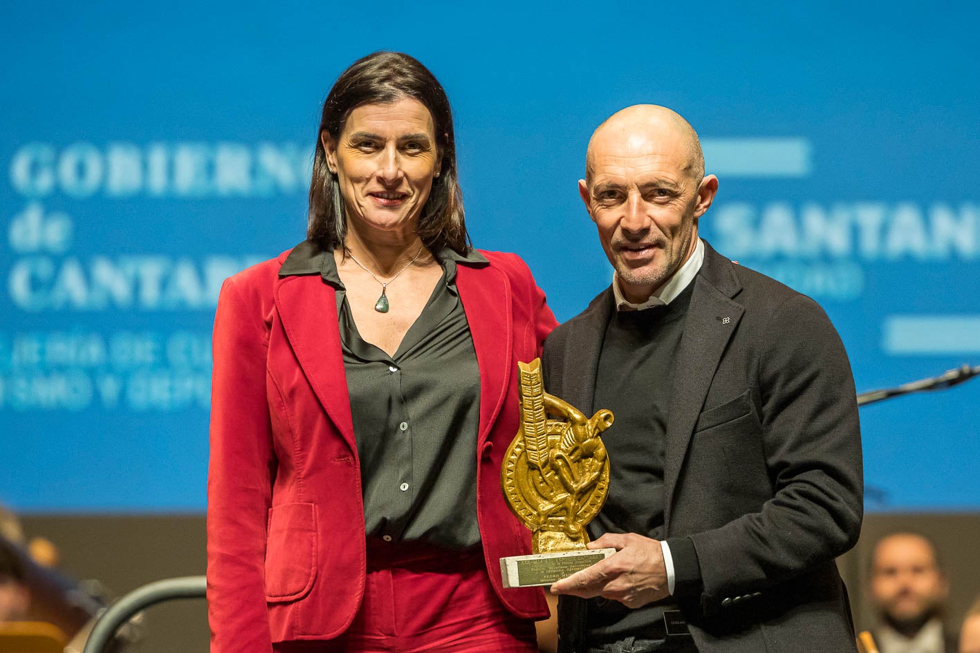 Gema Igual junto a Pedro Munitis, premio a la Leyenda Deportiva.