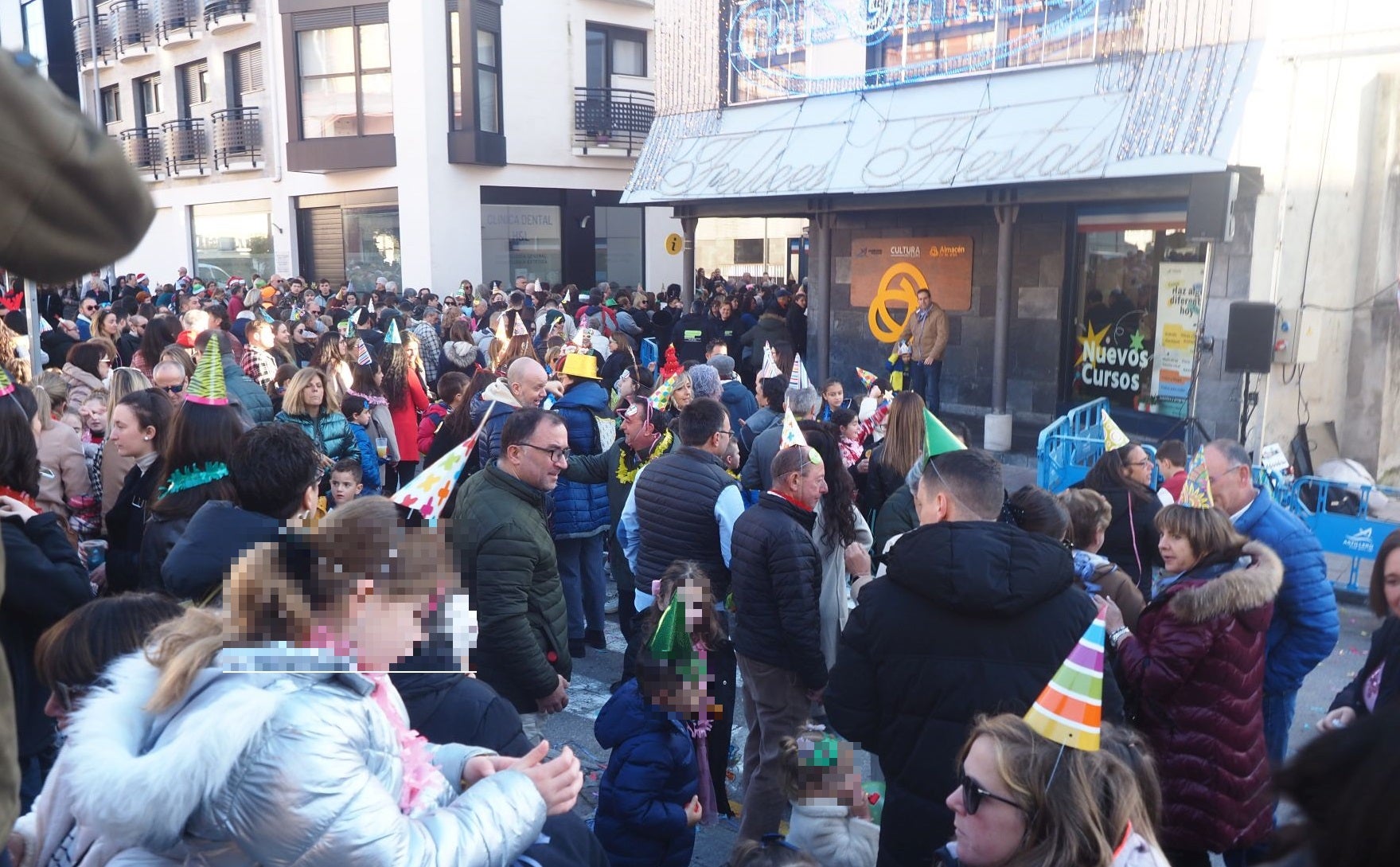 Gran animación no solo en la plaza sino en los locales cercanos.