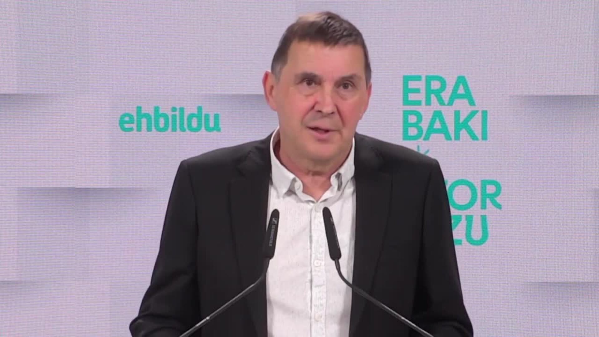 Otegi cree que el BNG es "la fuerza de futuro en Galicia"
