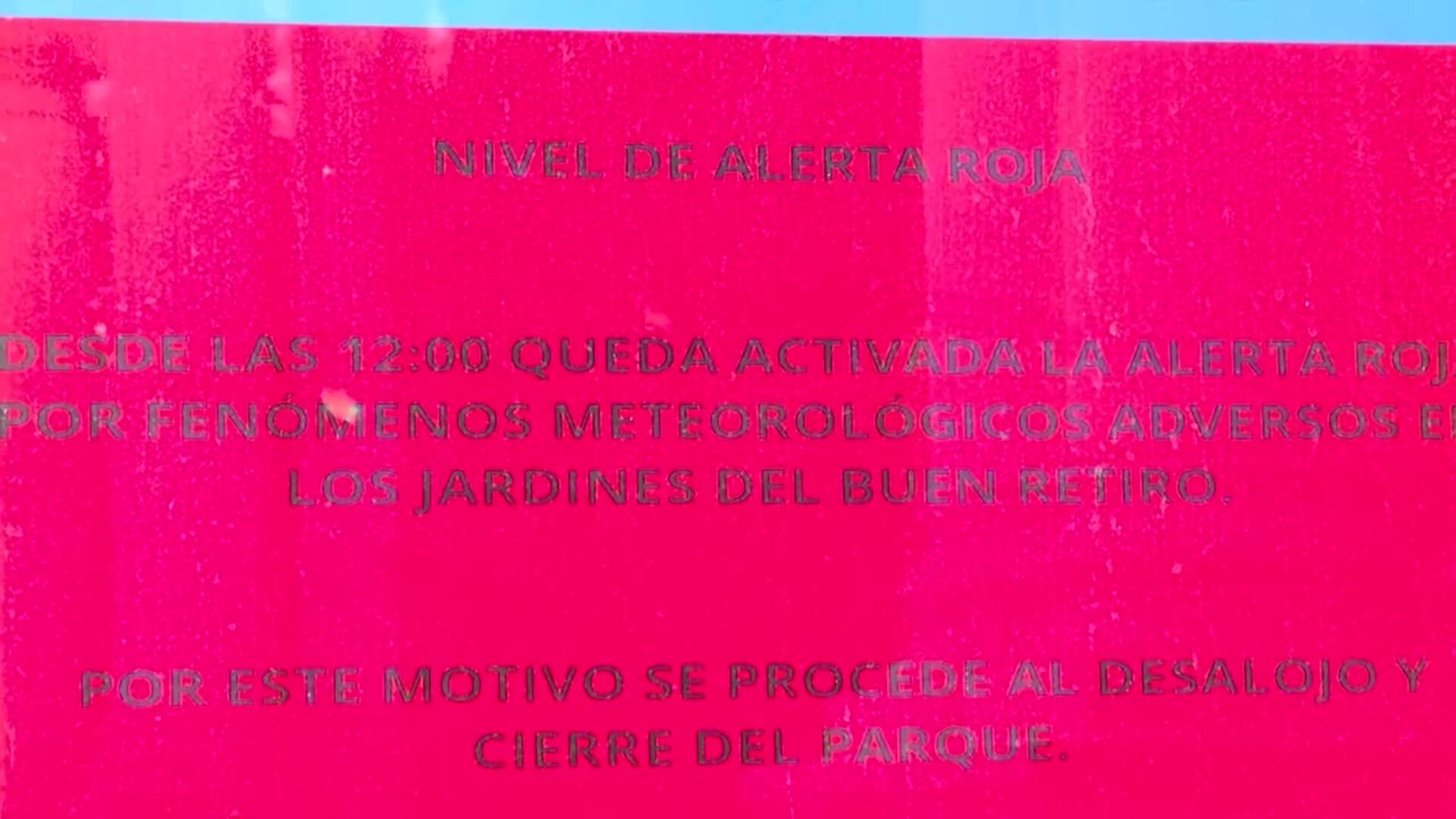 Cierran el Retiro y otros ocho parques desde este mediodía y hasta mañana por fuertes vientos