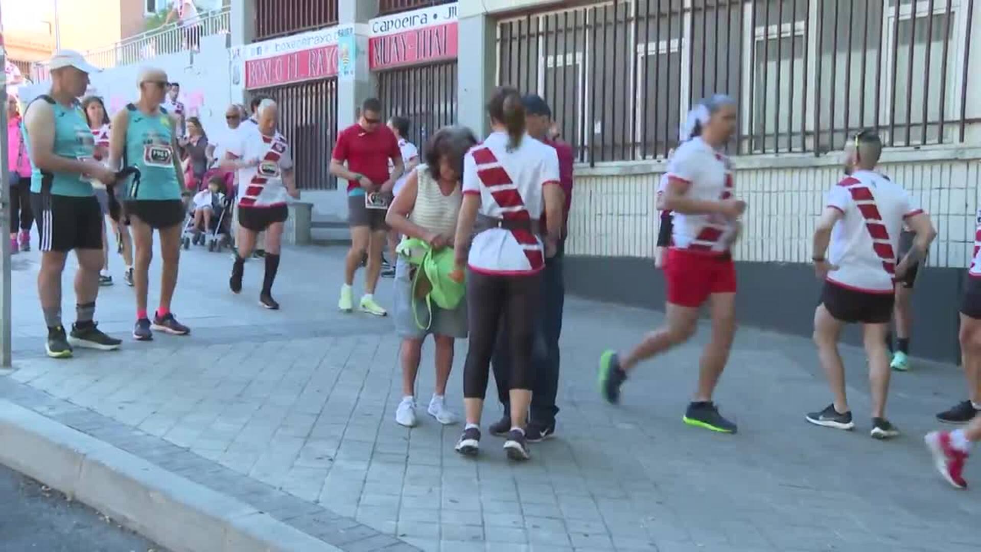 La V Carrera del Rayismo conjuga en Vallecas el sentimiento rayista y el deporte saludable
