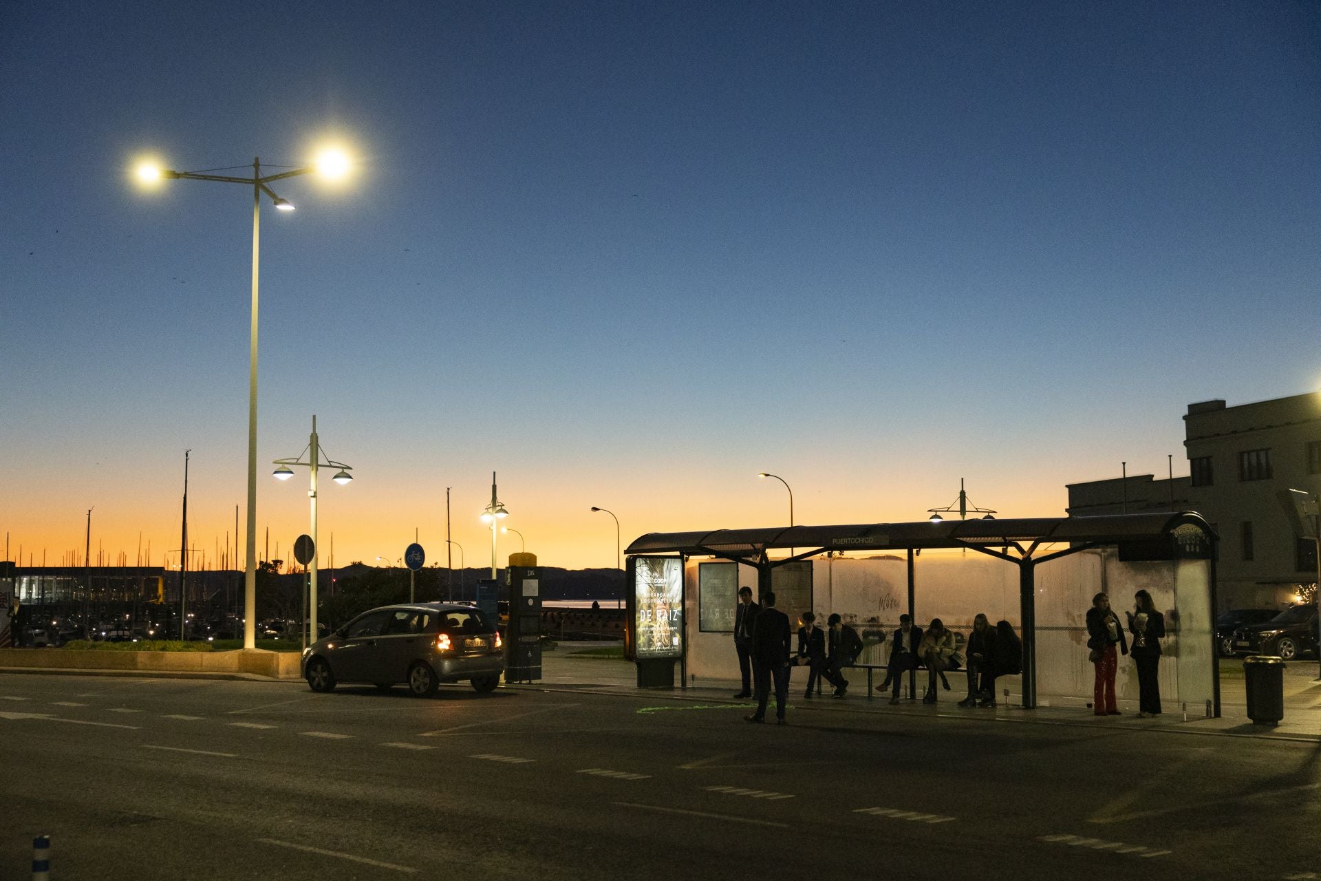 Los más trasnochadores en Santander han podido disfrutar de las primeras luces del alba 
