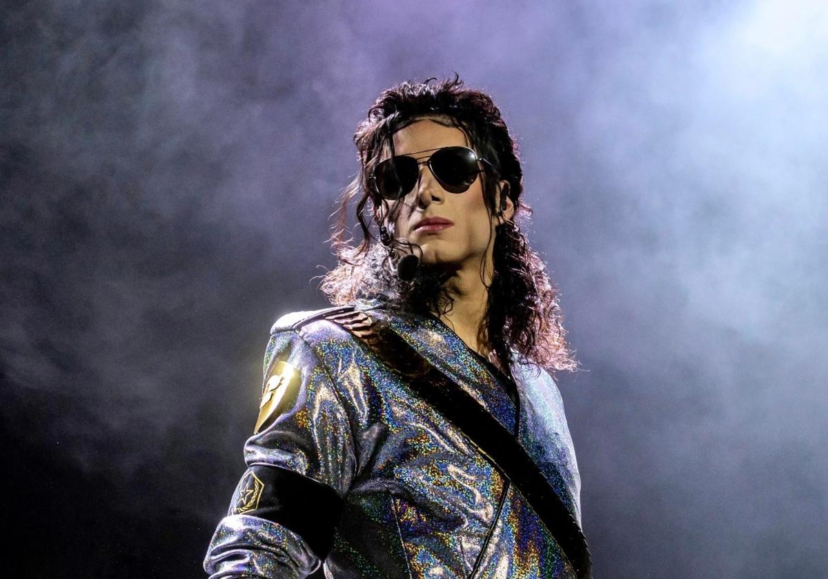 Adrián Álvarez (SacMJJ) emula a Michael Jackson.