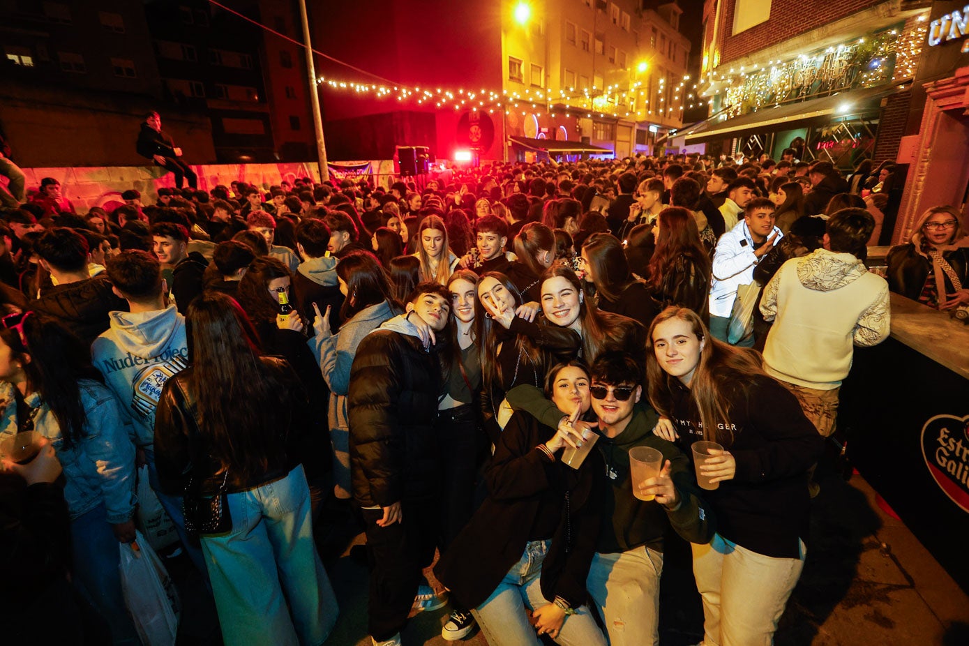 Jóvenes y adultos disfrutaron juntos de la jornada.