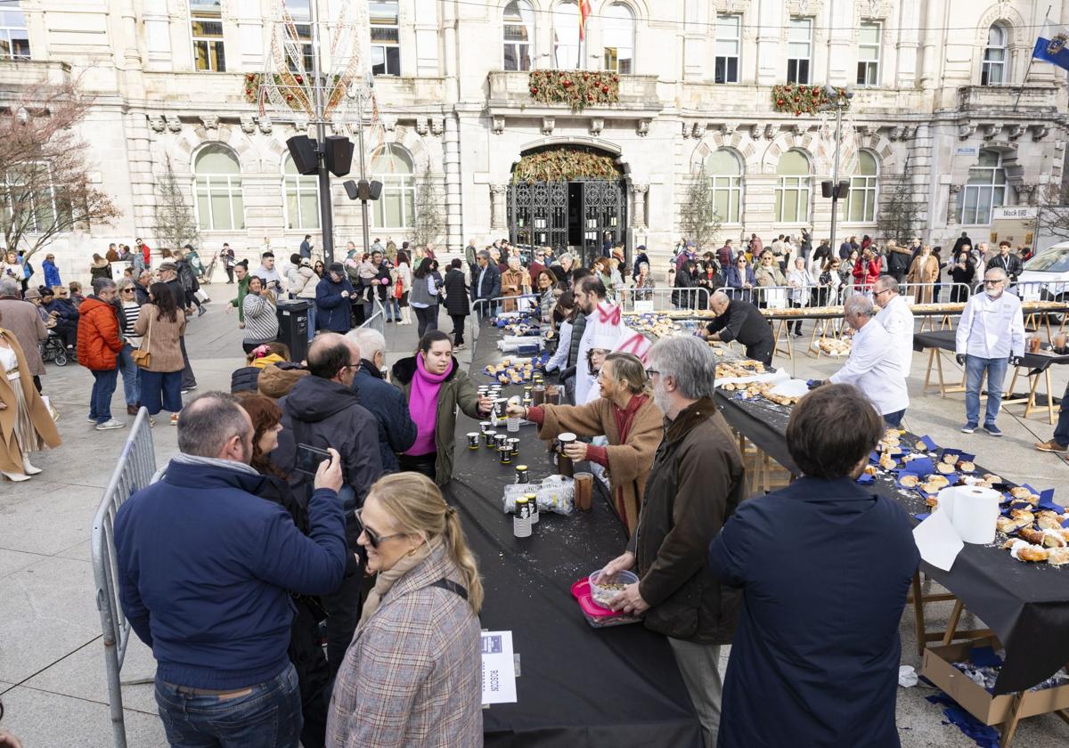 Un roscón solidario y multitudinario