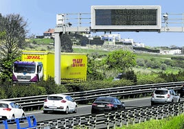 El radar de velocidad situado en la A-67, a la altura del Hospital Mompía y dirección Santander, es el que más multó en 2023 en Cantabria.