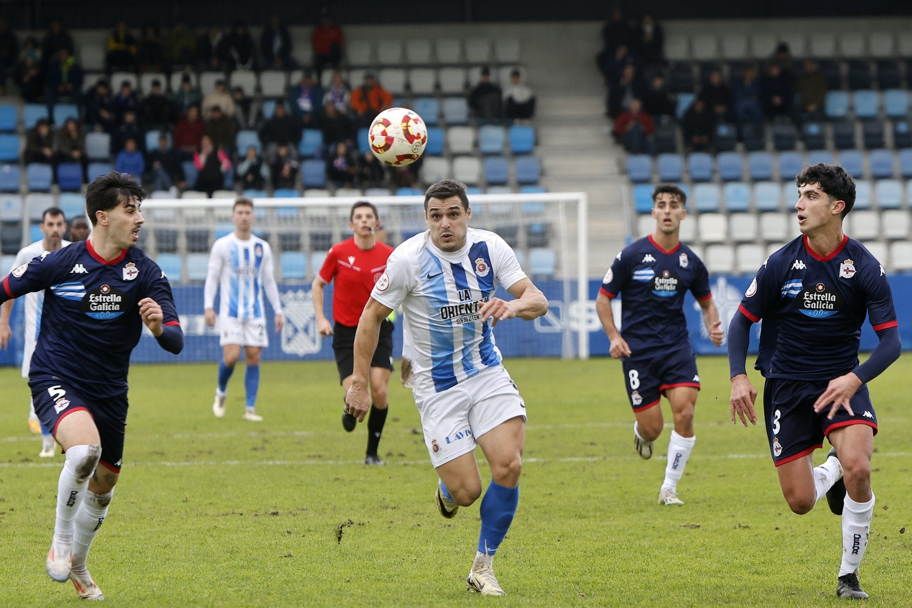 Tobar, de la Gimnástica, en el partido ante el Fabril.