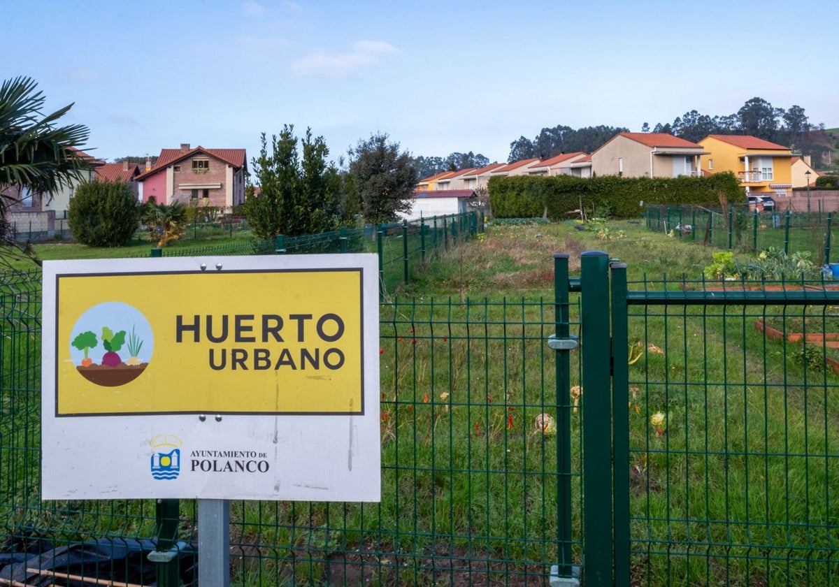 Entrada a los huertos urbanos situados en Rinconeda.