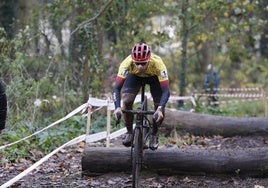 Gonzalo Inguanzo, vigente campeón regional, fue subcampeón de España entre los élite en 2024.