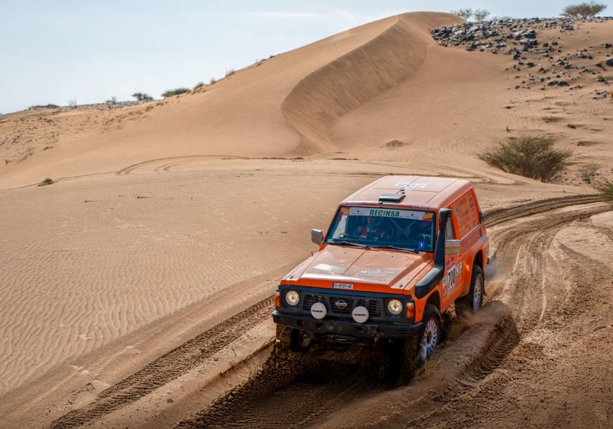 El Nissan GR de los hermanos Benavente, en una de las etapas de este Dakar.