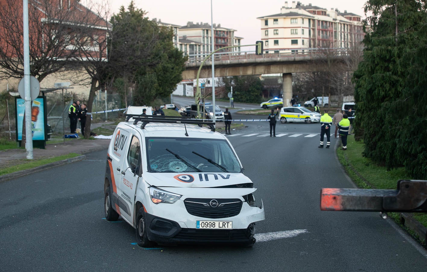 Estado en el que ha quedado la furgoneta que conducía el hombre que atropelló y mató a la mujer.