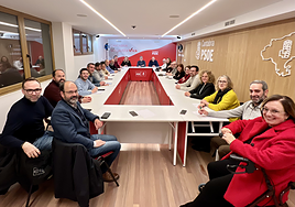 El duelo en las urnas entre los socialistas Zuloaga y Casares será el próximo 16 de febrero