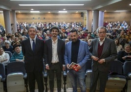 Luis Revenga, Pablo Alaña, Javier Menéndez Llamazares y Manuel Ángel Castañeda, en el Ateneo.