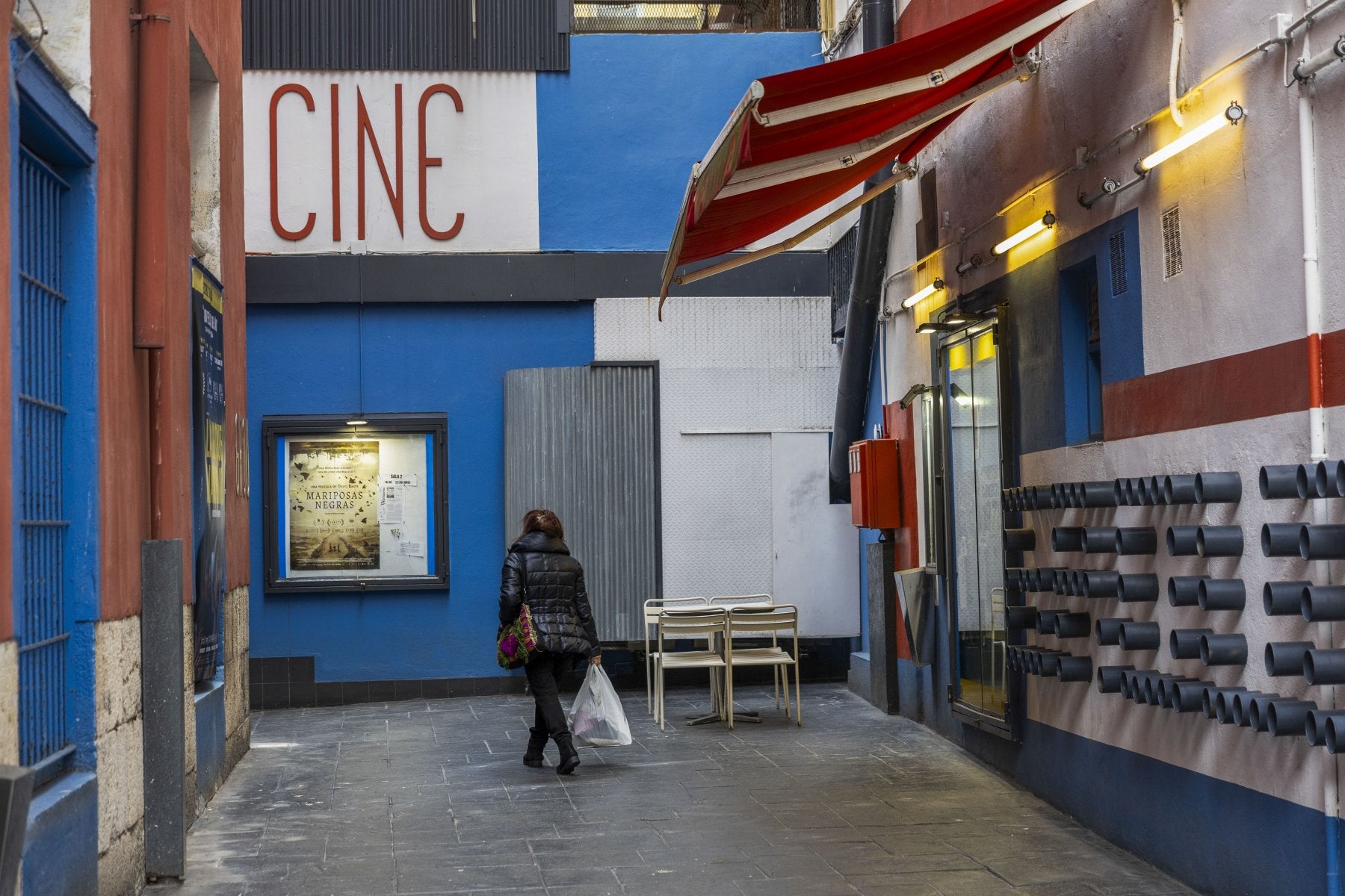 Callejón de acceso a las salas santanderinas Groucho, que la próxima semana cambiarán de propietario.