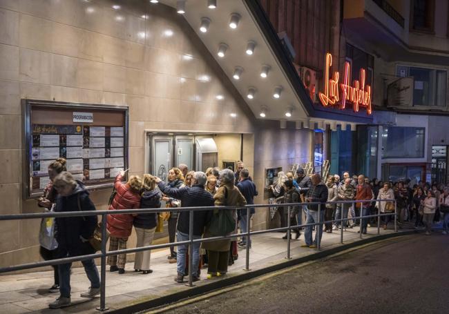 Colas ante las taquillas del cine Los Ángeles en una imagen del pasado mes de diciembre.