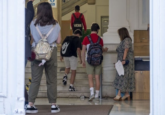 Alumnos de Secundaria en un centro educativo de Cantabria.