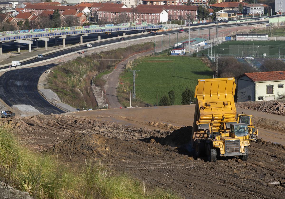 Imagen principal - Transportes prevé finalizar en febrero las obras del ramal de Torrelavega en Sierrapando y Barreda