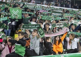 Una de las gradas de los Campos de Sport, durante el partido ante el Burgos.