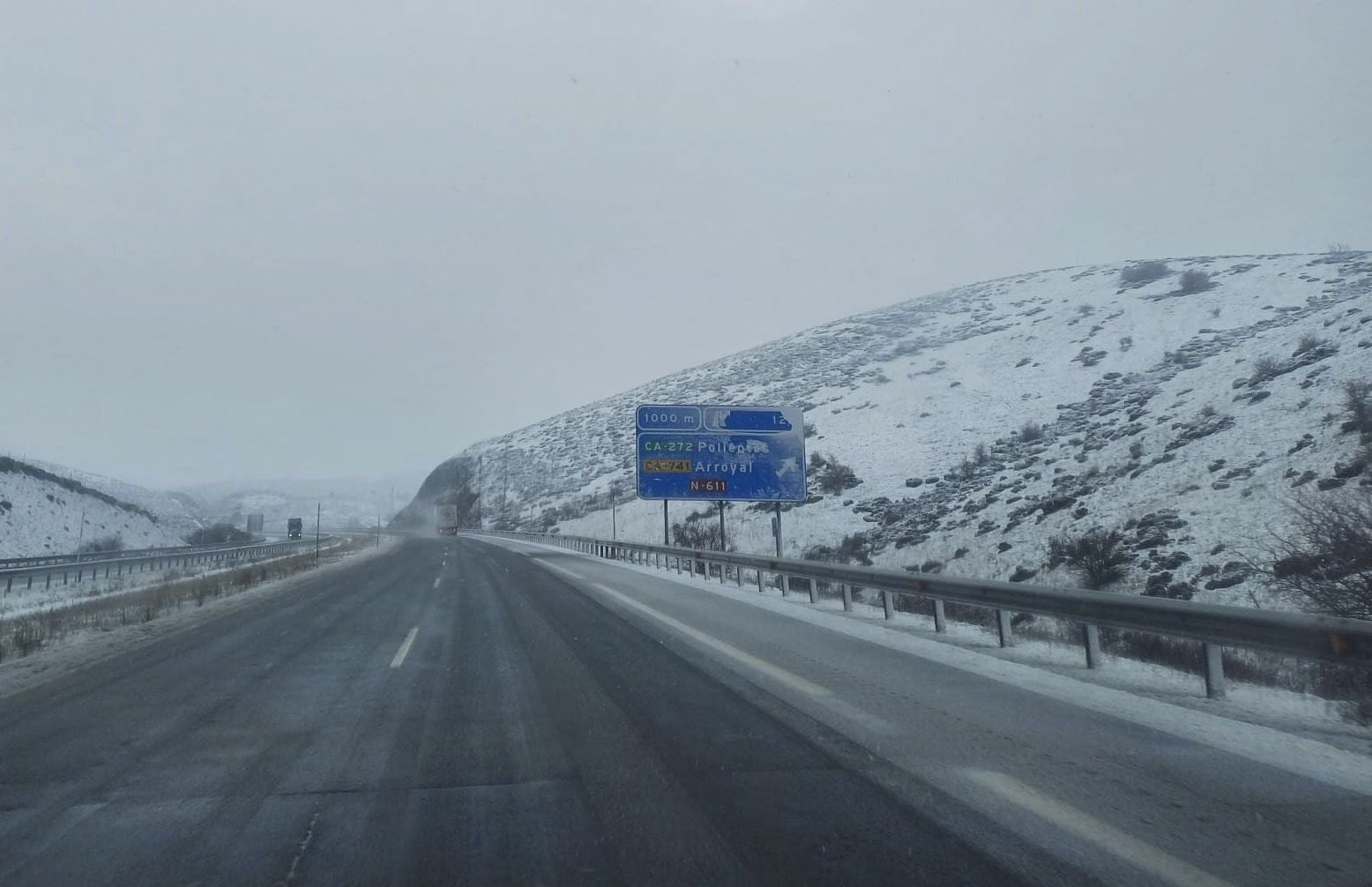 Carretera N-611, a la altura de la salida de Polientes.