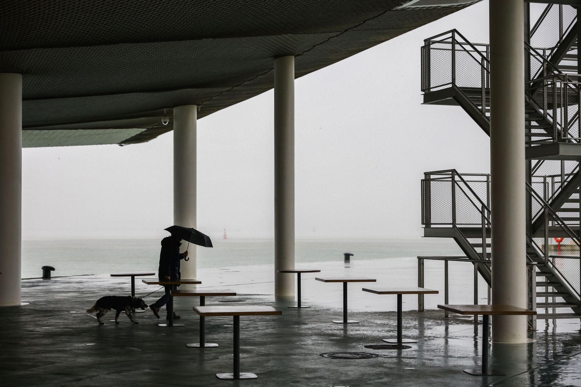 Ivo deja un día gris y desapacible en Santander.