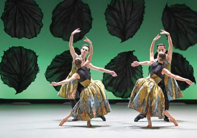 Danza contemporánea en el Palacio.