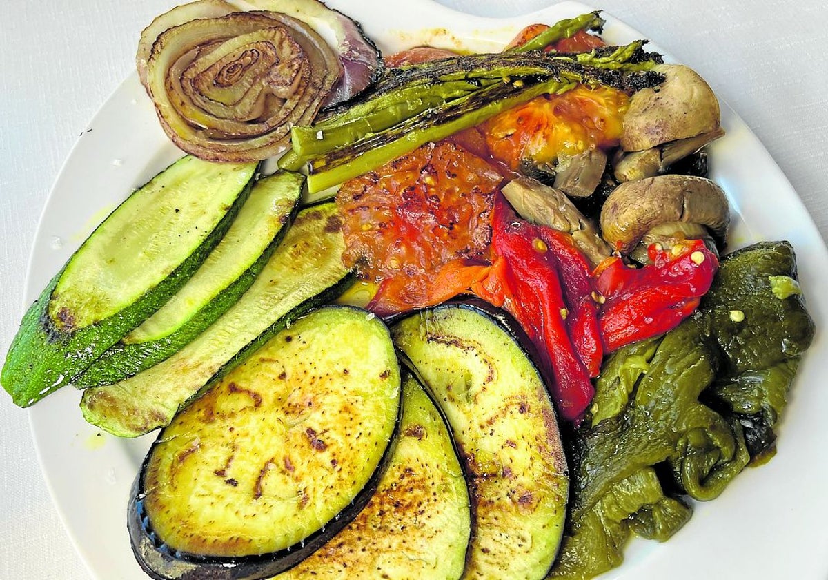 Parrillada de verduras, generosa ración.