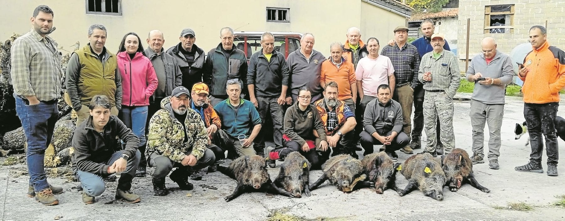 Cuadrilla 55, dirigida por Domingo Bueno, con seis jabalíes abatidos en Poda Cordancas en una cacería reciente