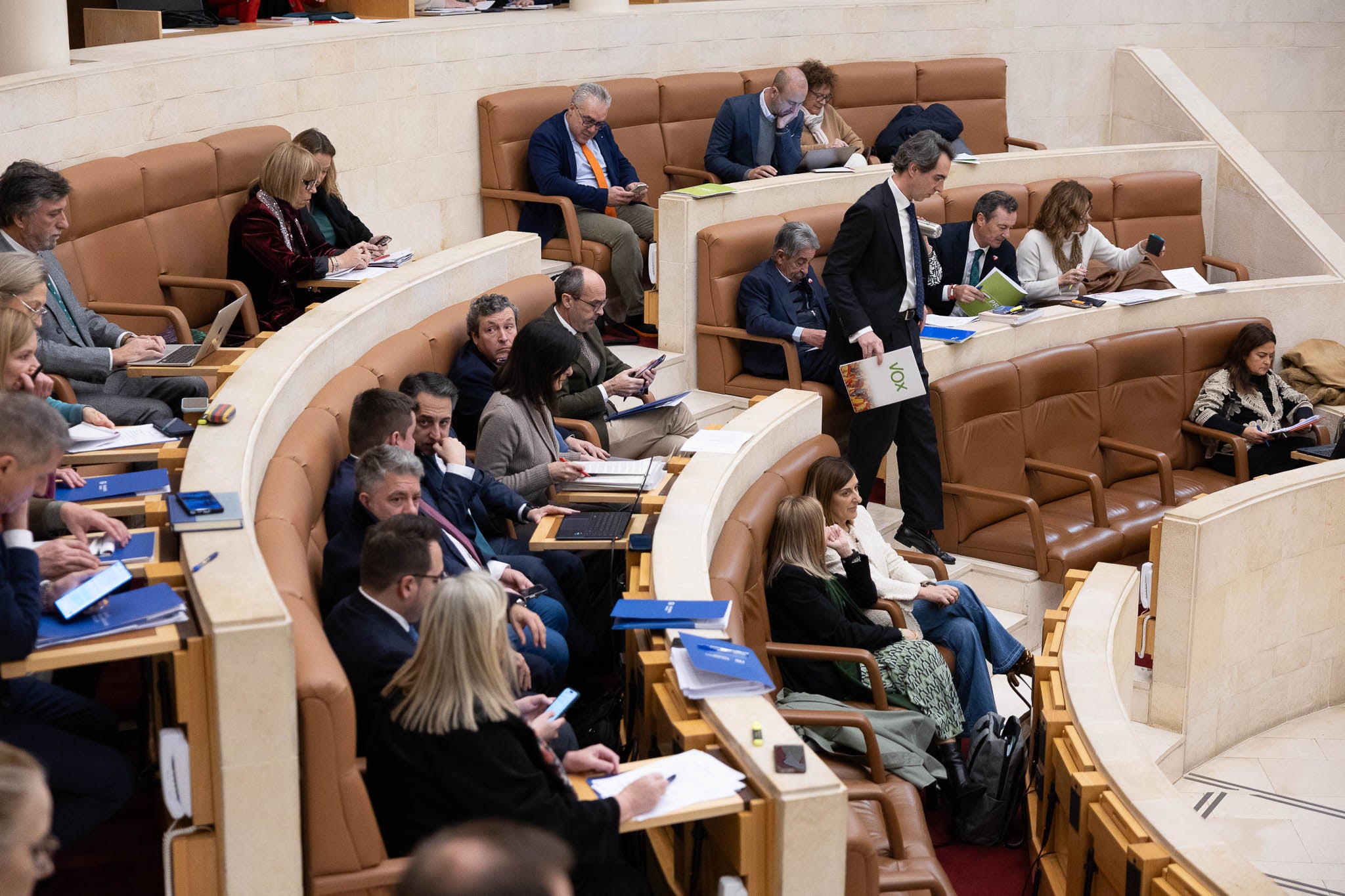 El diputado Armando Blanco (Vox), se dirige a la tribuna durante una de sus dos intervenciones de la mañana.