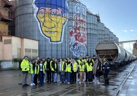 Los grupos del IES Las Llamas, en las instalaciones de Grupo GOF.