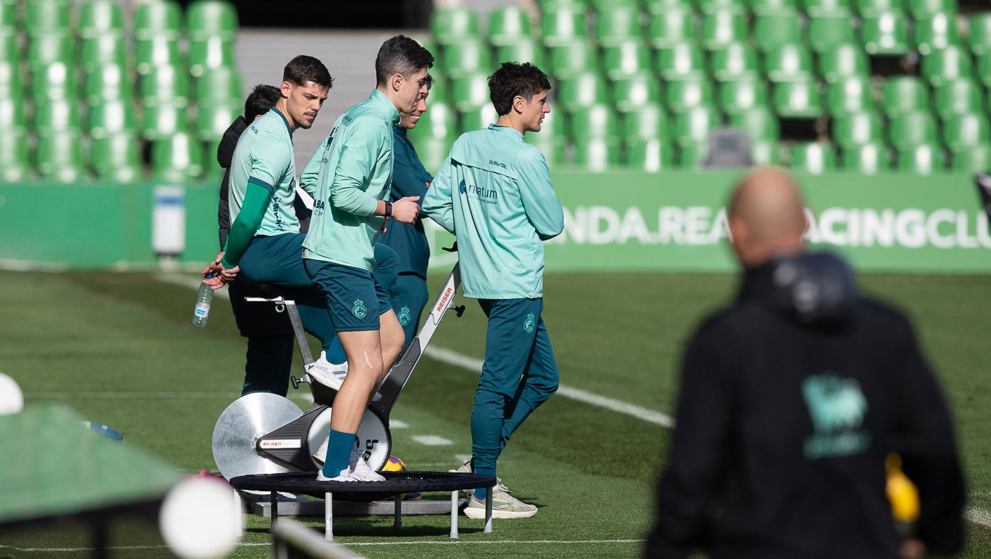 Javi Montero, Íñigo Sainz-Maza y Sangalli, en la banda.