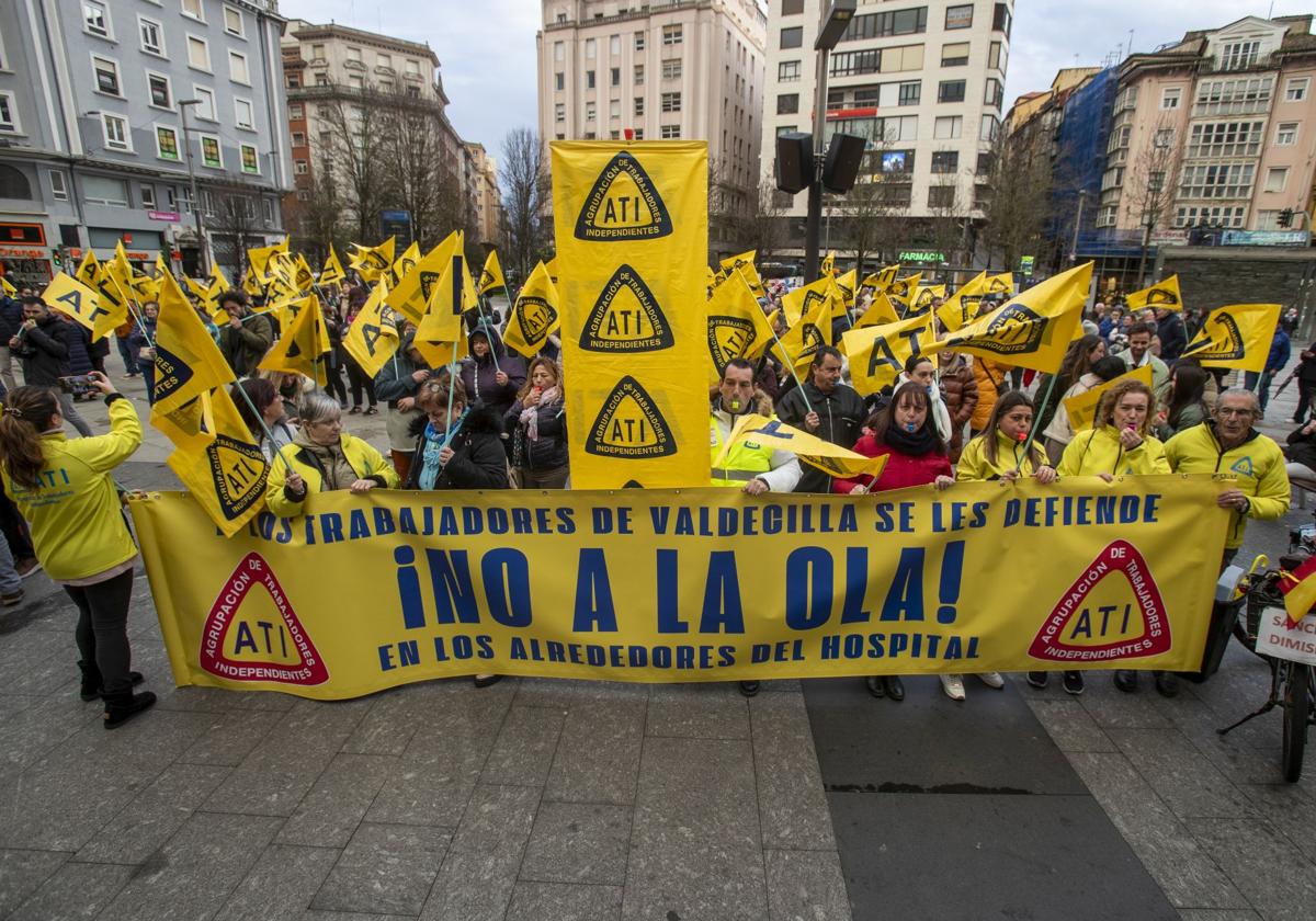 Manifestación celebrada a finales de enero pidiendo la «marcha atrás» de la OLA que se prevé implantar en Cazoña, en el entorno de Valdecilla.