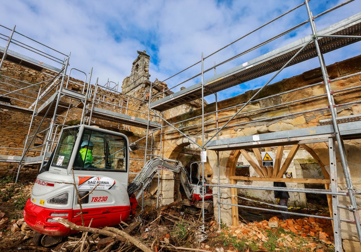 Palacio Gómez del Corro, donde han comenzado las obras de estabilización de algunas estructuras.